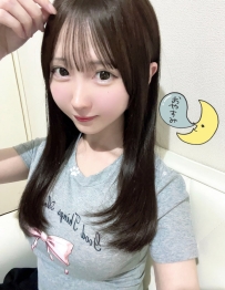 绫濑 160cm Fcup  45kg  19岁 娇小可爱的助理型女孩，超容易操控， 甜美撒娇感十足，