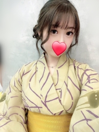 新人登場 長い脚と美しい足、肌質は細かく透明感あり    性格は優しく明るく、肌は牛