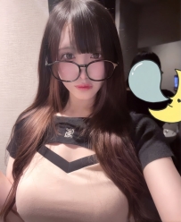 白咲 159cm  Eカップ  48kg  21歳  静か・感性豊か・恋愛体質