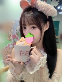 姓名：真帆  身材：160cm B罩杯 21歲 45公斤  出生地：東京🇯🇵