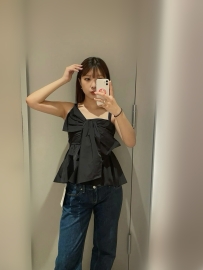 可奈子🇯🇵是个非常可爱的19岁女学生  年龄.19岁  身高.158公分  体重.43公斤  罩杯.C