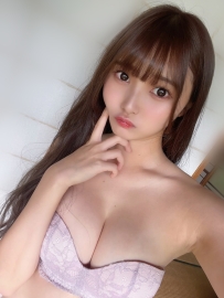 ⚠️可愛い巨乳の若い妹    得意技は.......秘密😏